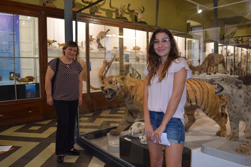 photo de visiteur au Museum de Nîmes