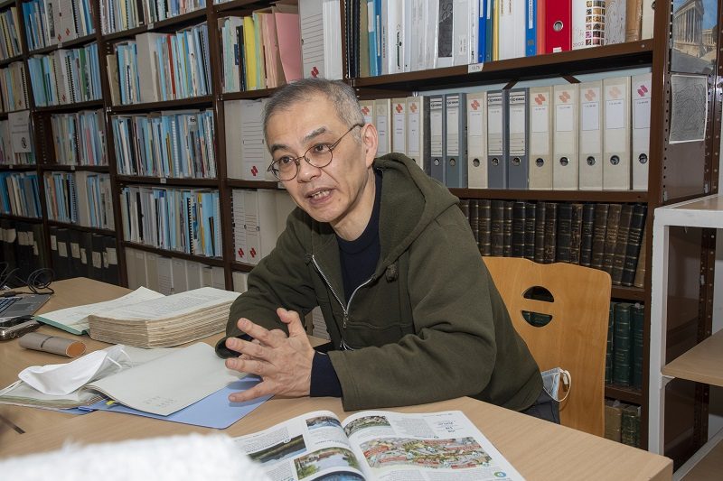 Un universitaire japonais effectue des recherches sur Nîmes