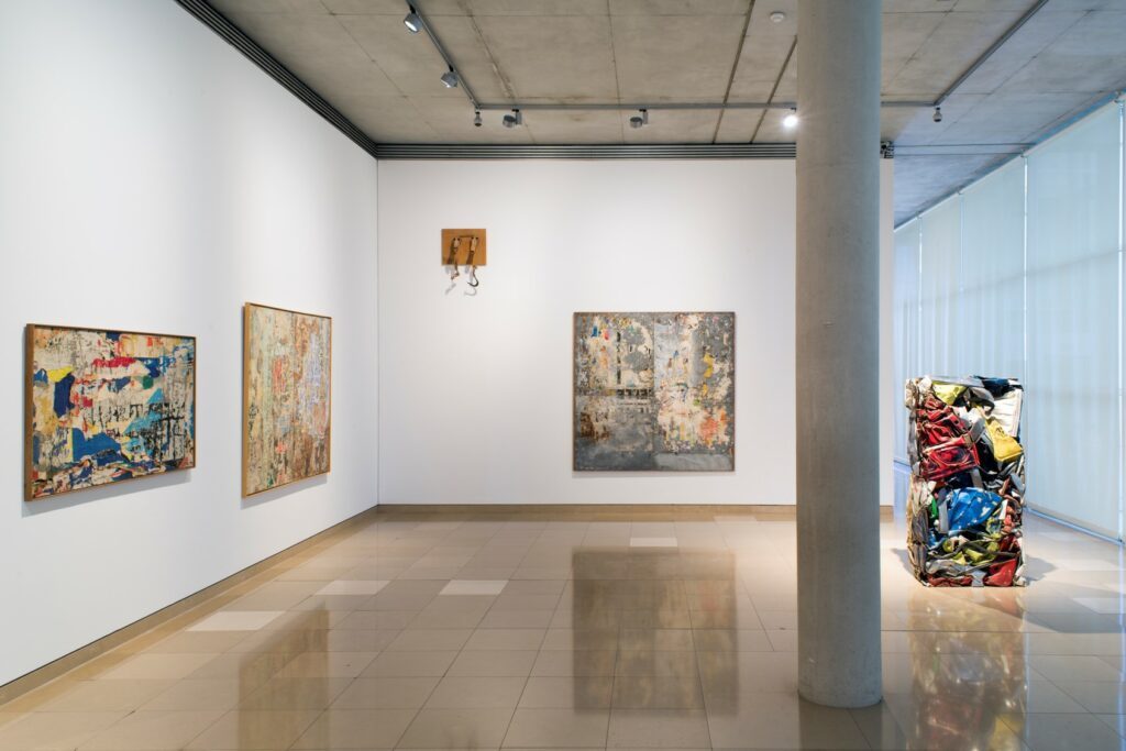 Au premier niveau du Musée (2e étage de Carré d'Art), panorama de l'art contemporain des années 60, 70, 80, ... 