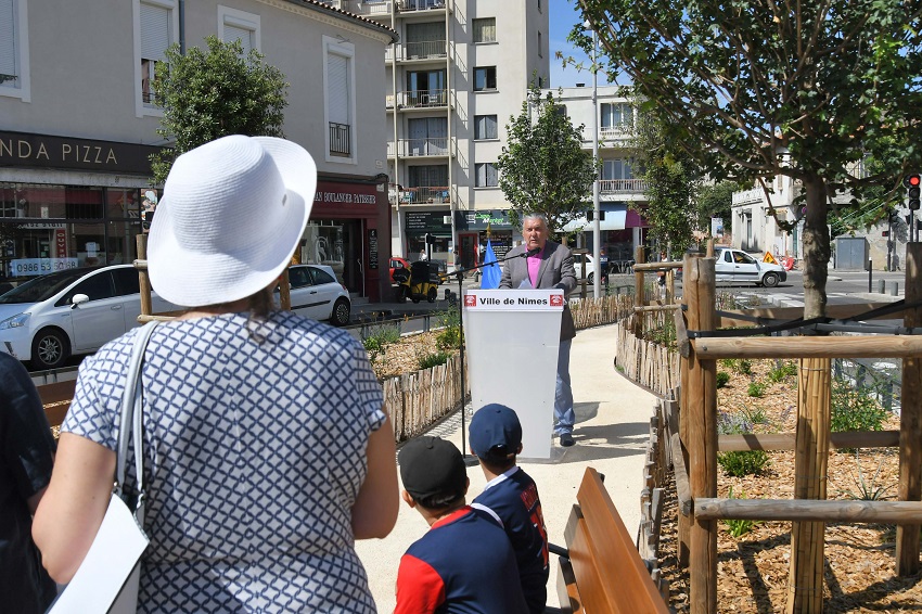 Jean Paul Fournier maire de Nîmes inaugure la nouvelle aire Dussaud