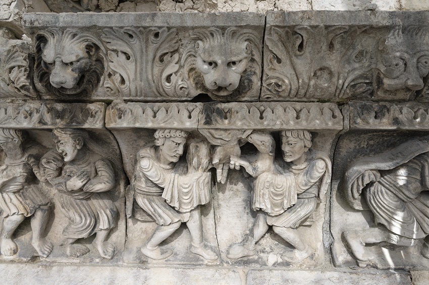 La frise romane de la Cathédrale de Nîmes 