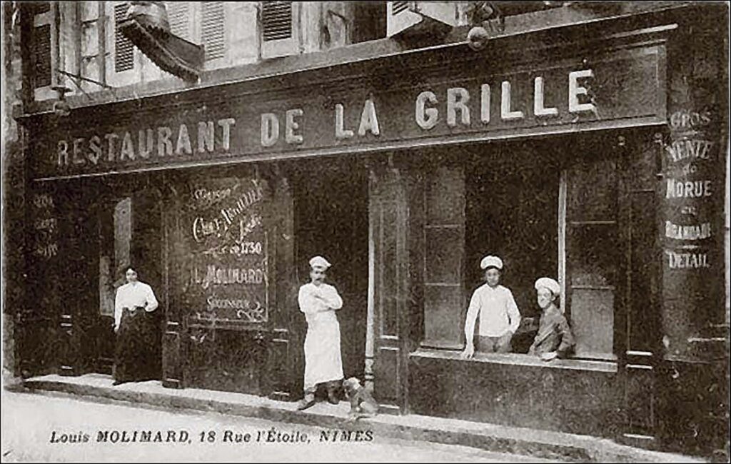 Photo d'archive de la devanture du restaurant de la grille rue de l'Etoile à Nîmes 